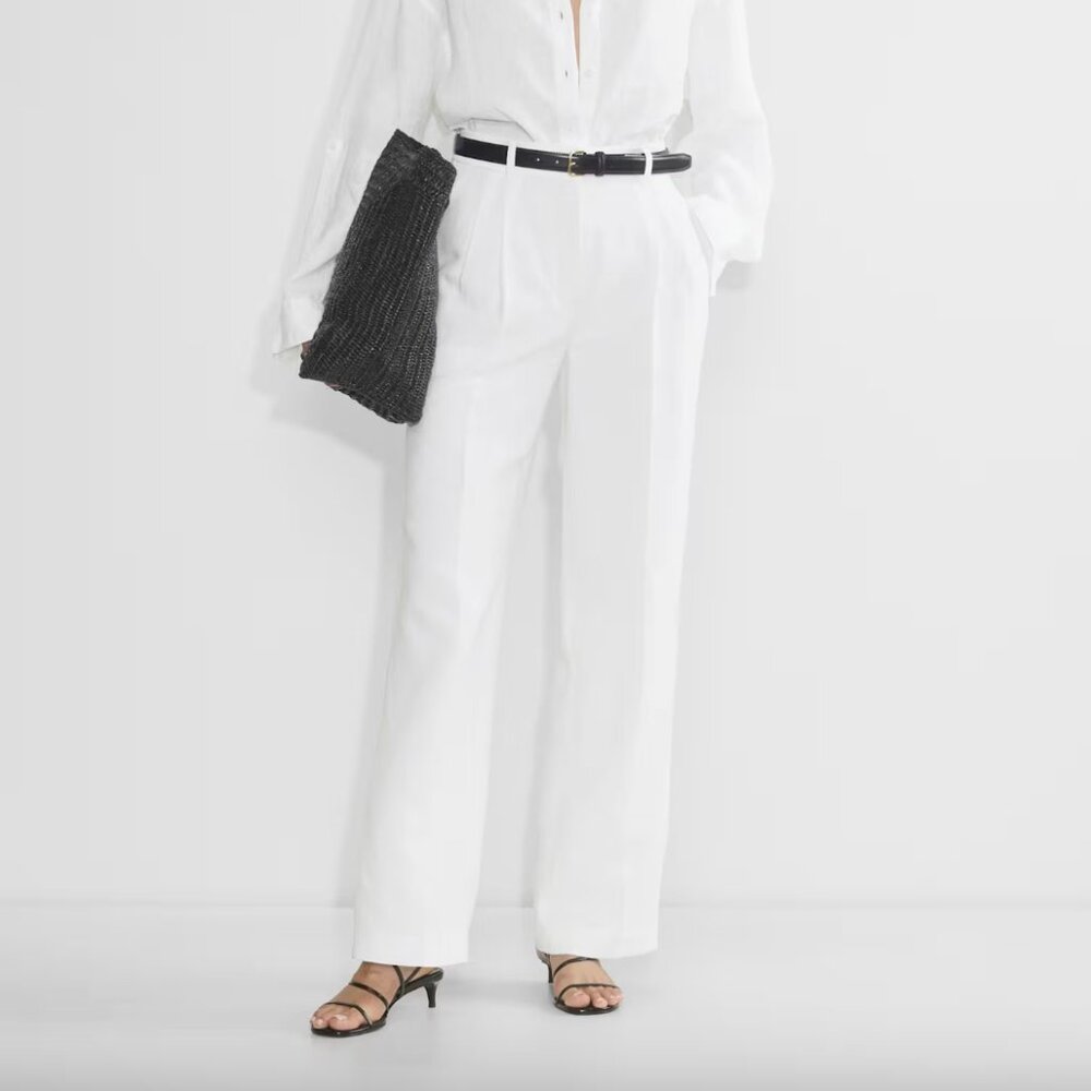 Aritzia white linen effortless pants in size 10